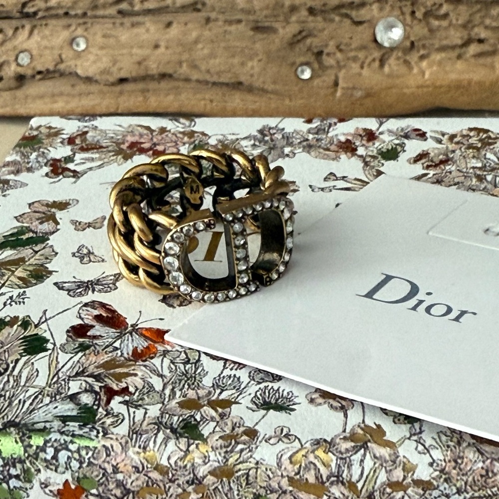 ❌Sold❌ Dior 30 Montaigne Crystal Embellished Chain Ring - Picture 1 of 7